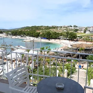 Emaar - Beachfront , Newly Renovated Bed & Breakfast Ksamil